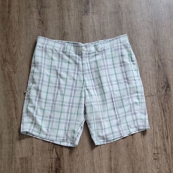 C18 Flat Front 9" Inseam Shorts Sz 40 White, Green, Gray Plaid - Picture 1 of 4